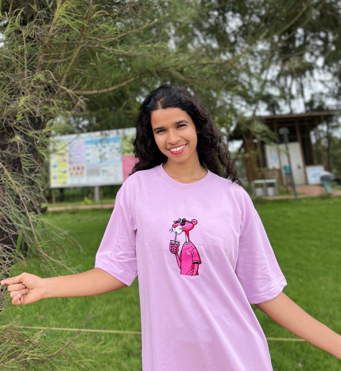 Levender colour pink panther embroidery oversized unisex t-shirt