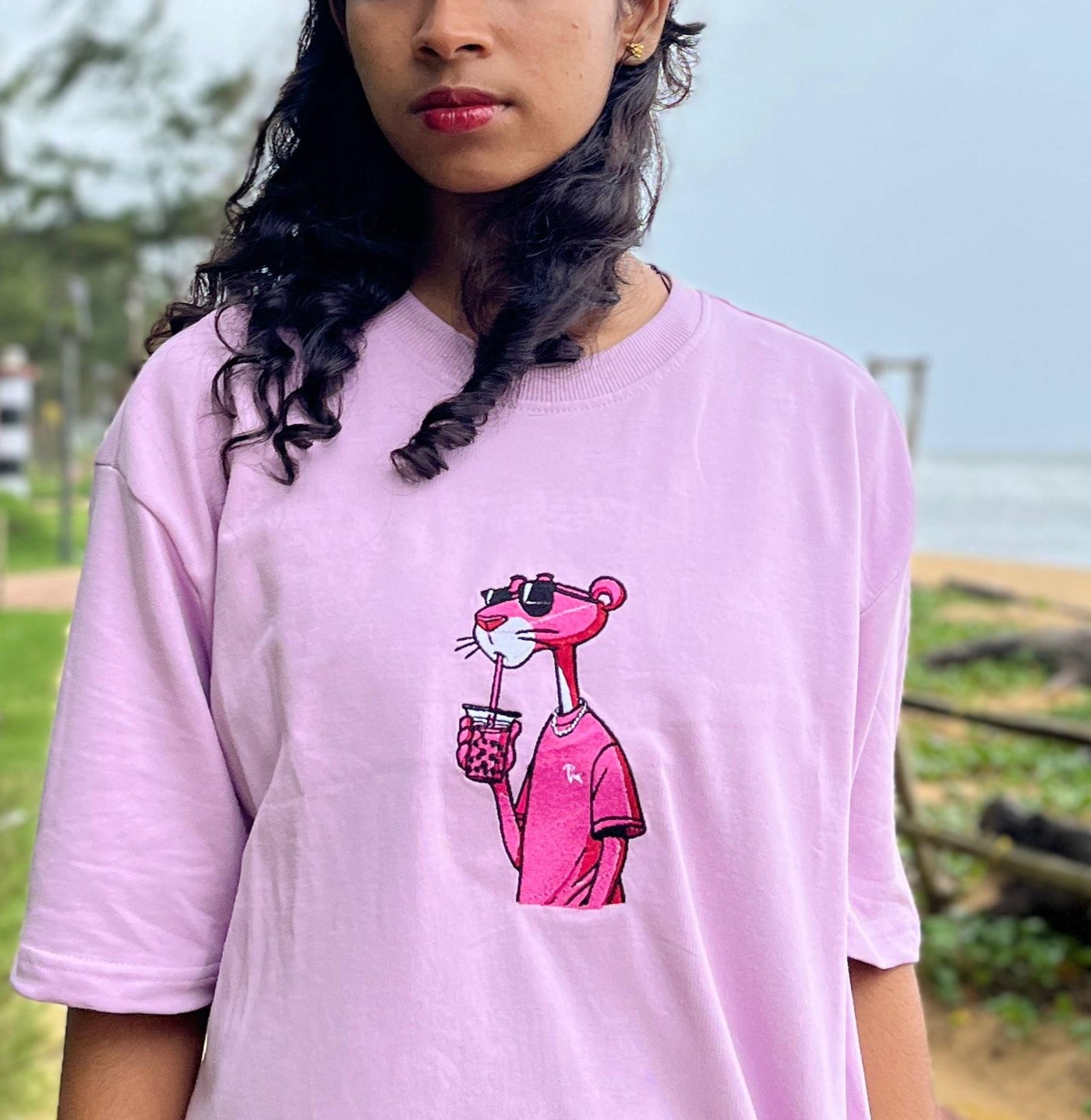 Levender colour pink panther embroidery oversized unisex t-shirt